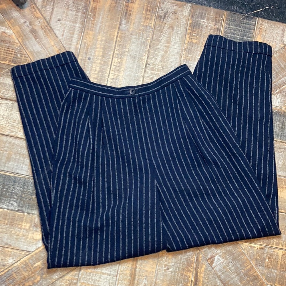 Beautiful Emanuel Ungaro navy lined pinstriped wool pants w/cuff. Size 12. - Picture 2 of 4